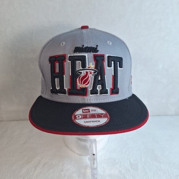 NBA Miami Heat Baseball Cap Snapback New Era 9Fifty Gray Black Red - Picture 1 of 8